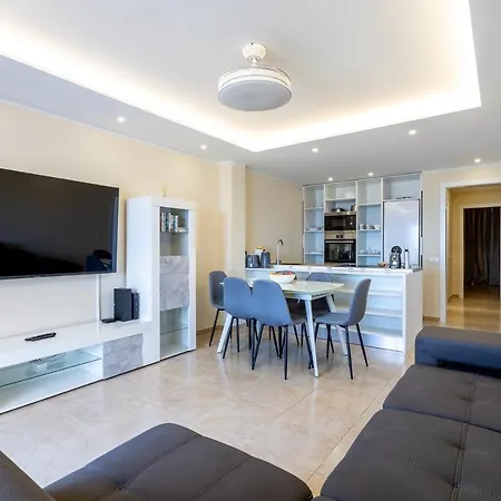 公寓 Sea Front Spacious 2 Bedroom 阿德耶