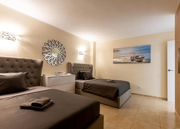 Апартаменты Sea Front Spacious 2 Bedroom