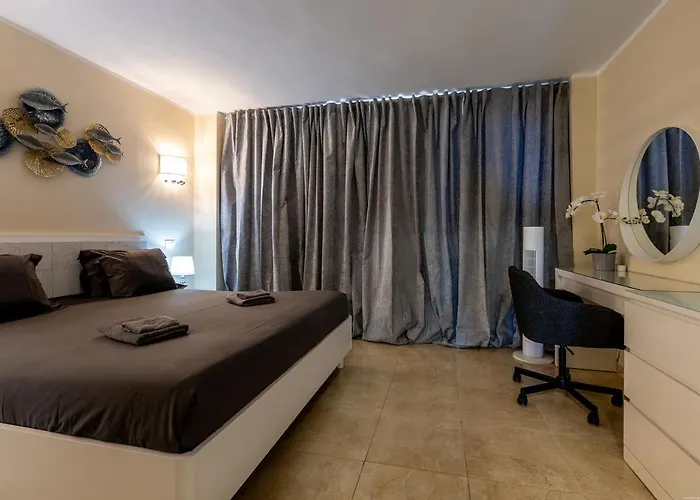 Sea Front Spacious 2 Bedroom Апартаменты