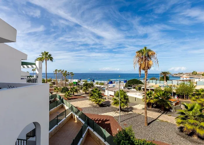 Sea Front Spacious 2 Bedroom *