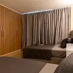 Sea Front Spacious 2 Bedroom *