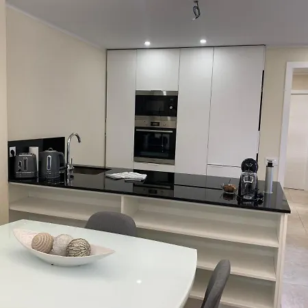 Sea Front Spacious 2 Bedroom أذيخي