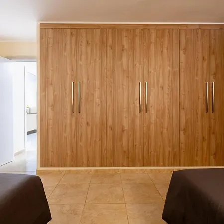 Sea Front Spacious 2 Bedroom أذيخي