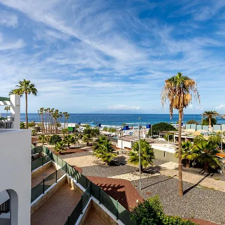 Sea Front Spacious 2 Bedroom *