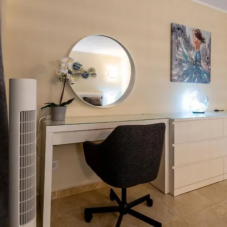 Sea Front Spacious 2 Bedroom أذيخي