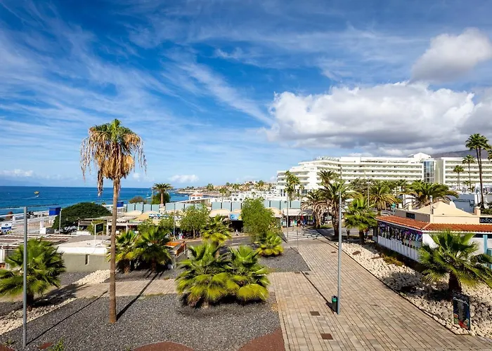 Sea Front Spacious 2 Bedroom *