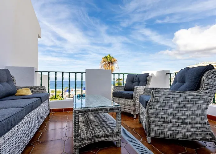 Διαμέρισμα Sea Front Spacious 2 Bedroom *