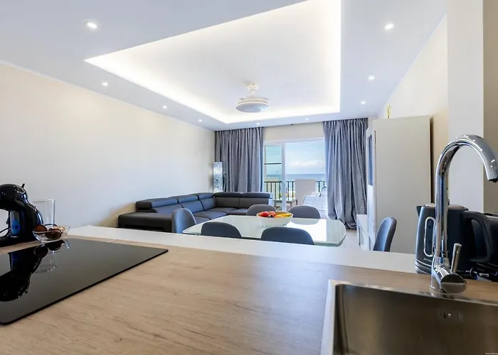 Sea Front Spacious 2 Bedroom