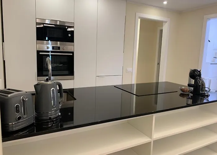 Sea Front Spacious 2 Bedroom アパート